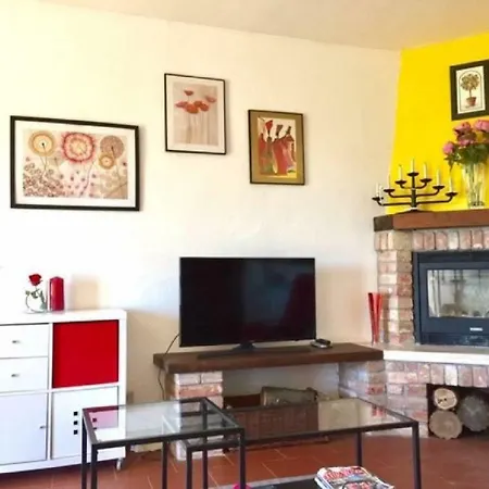 Vila Large Secluded Villa, Fabulous Countryside Views, Beautiful Piedmonte Landscape